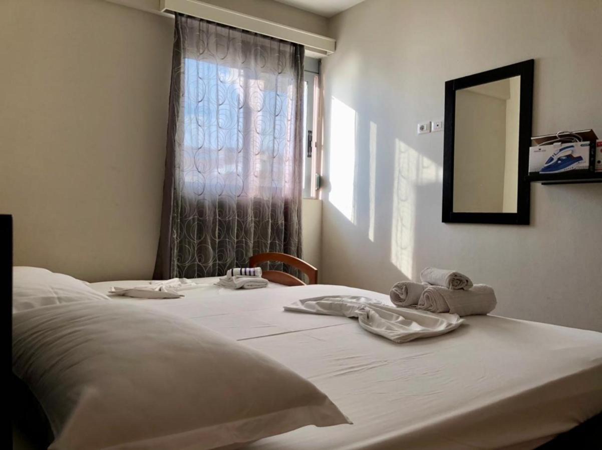 Lorenso Guest House Saranda Extérieur photo